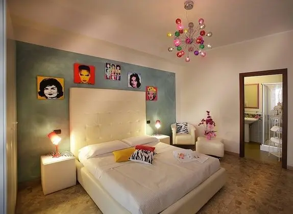 Tek Büyük Yataklı Oda, Banyolu/Duşlu