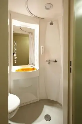 Basic Tek Büyük Yataklı Oda