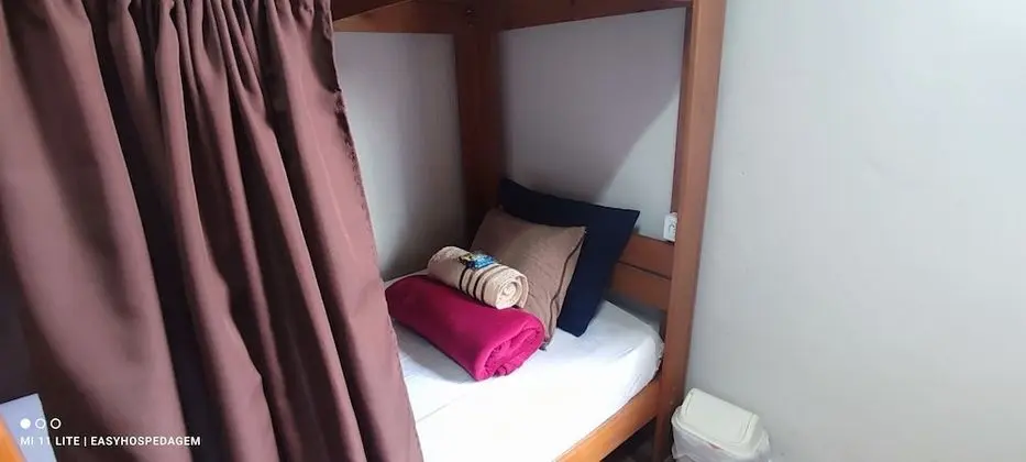 Quarto coletivo de 4 camas