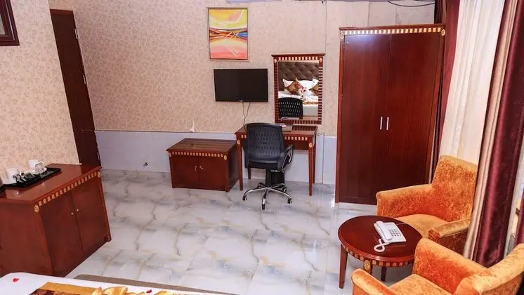 Deluxe Tek Büyük Yataklı Oda