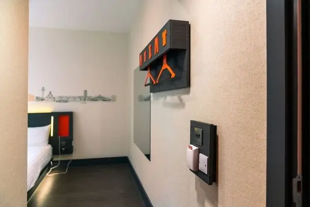 Standard Tek Büyük Yataklı Oda, 1 Çift Kişilik Yatak (Wheelchair Accessible)