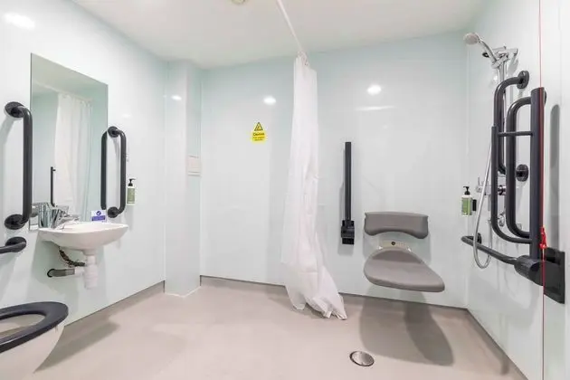 Standard Tek Büyük Yataklı Oda, 1 Çift Kişilik Yatak (Wheelchair Accessible)