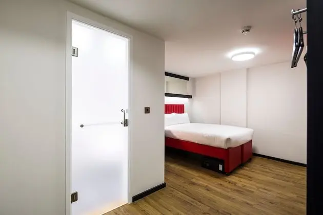 Tek Büyük Yataklı Oda (No Window)
