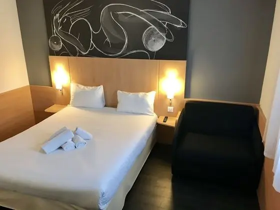 Üç Kişilik Oda