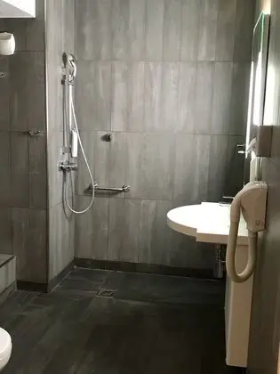 Üç Kişilik Oda, Engellilere Uygun