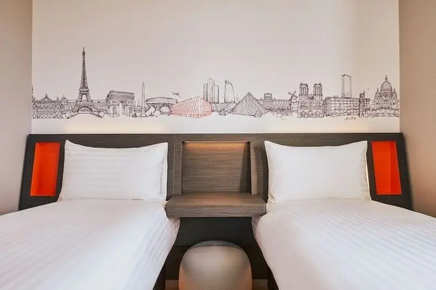 Twin Room with Window