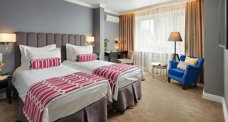 Comfort Tek Büyük veya İki Ayrı Yataklı Oda