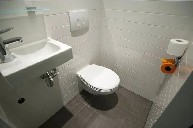 Small Room, 1 Double Bed