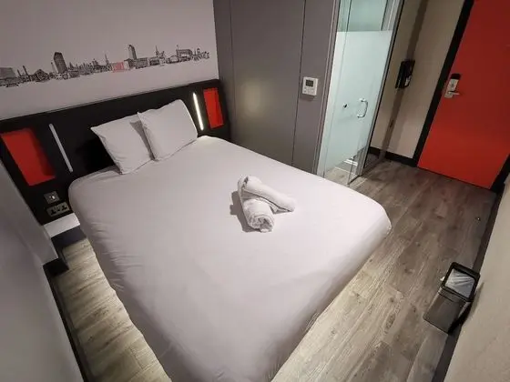 Standard Tek Büyük Yataklı Oda, Penceresiz