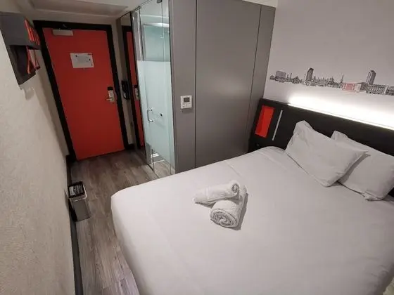 Standard Tek Büyük Yataklı Oda, Penceresiz