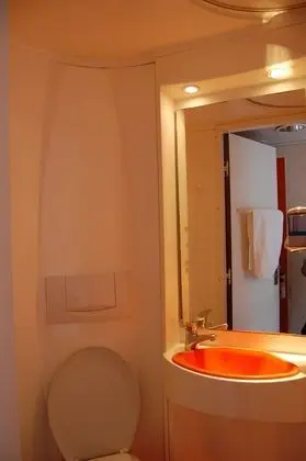 Tek Büyük Yataklı Oda, Penceresiz