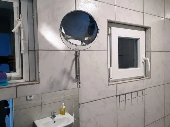 Basic Oda, Birden Çok Yatak, Ortak Banyo (8 pers.)