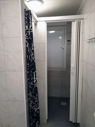 Basic Oda, Birden Çok Yatak, Ortak Banyo (8 pers.)