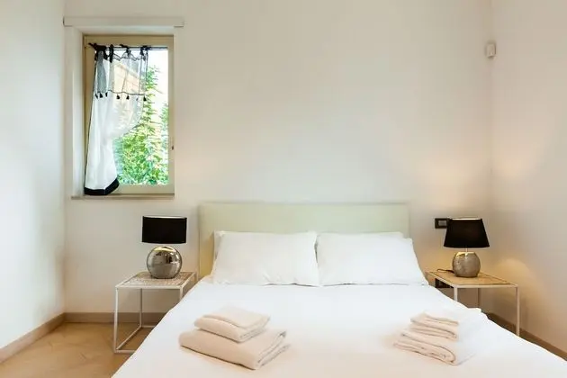 Apart Daire, 1 Büyük (Queen) Boy Yatak ve Çekyat