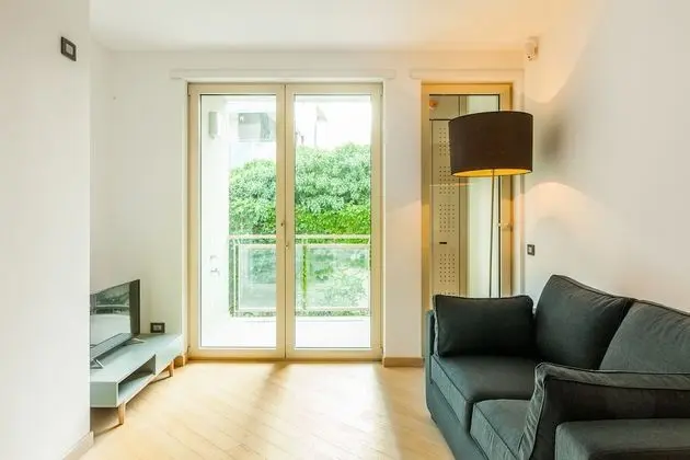 Apart Daire, 1 Büyük (Queen) Boy Yatak ve Çekyat