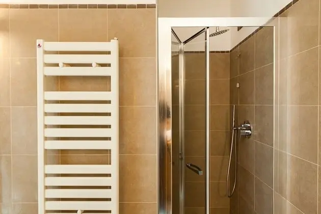 Apart Daire, 1 Büyük (Queen) Boy Yatak ve Çekyat