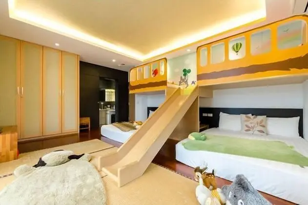 Family Oda, 2 Çift Kişilik Yatak, Balkon, Kule