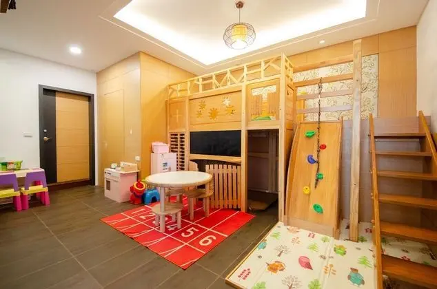 Family Oda, 2 Çift Kişilik Yatak, Balkon, Kule