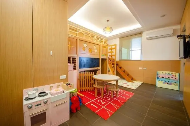 Family Oda, 2 Çift Kişilik Yatak, Balkon, Kule