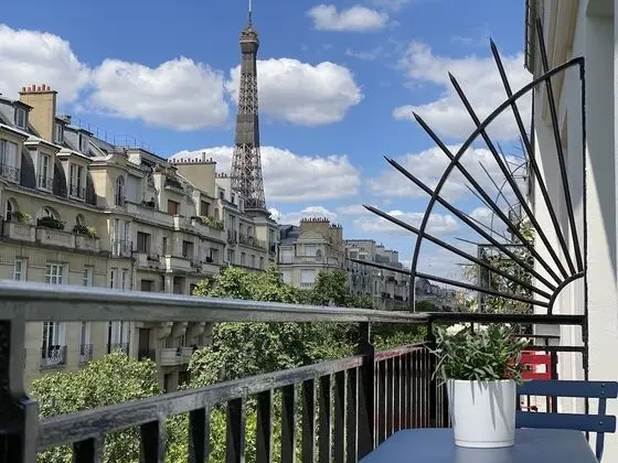 Chambre Classique - Balcon Tour Eiffel