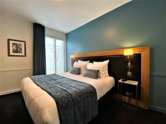 Chambre Classique - Balcon Tour Eiffel