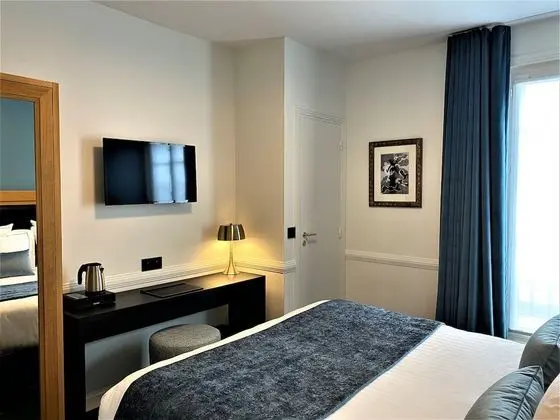 Chambre Classique - Balcon Tour Eiffel
