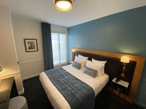 Chambre Classique - Balcon Tour Eiffel