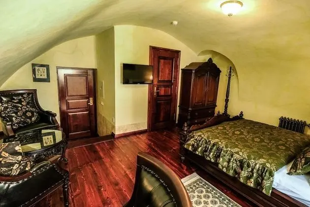 Oda (Deluxe King 103)