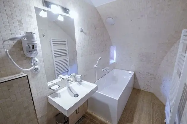 Oda (Deluxe King 103)