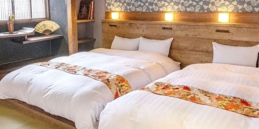 Oda, Sigara İçilmez (For 8 People)