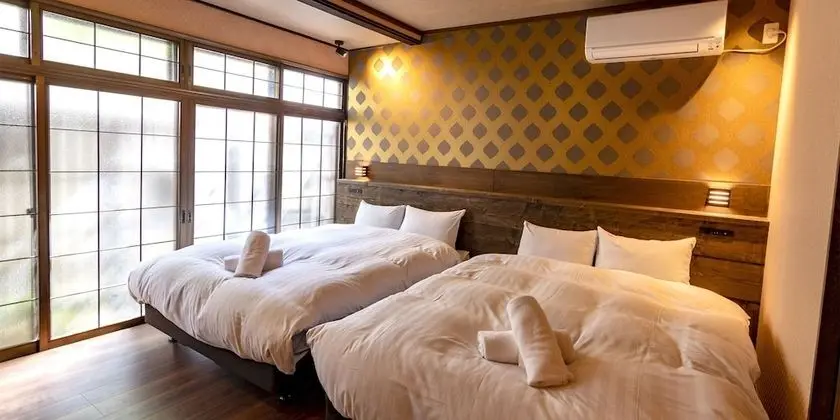 Oda, Sigara İçilmez (For 8 People)
