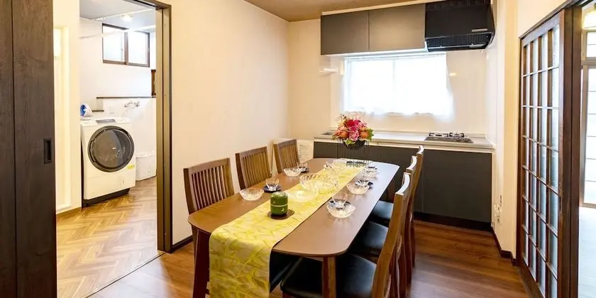 Oda, Sigara İçilmez (For 8 People)