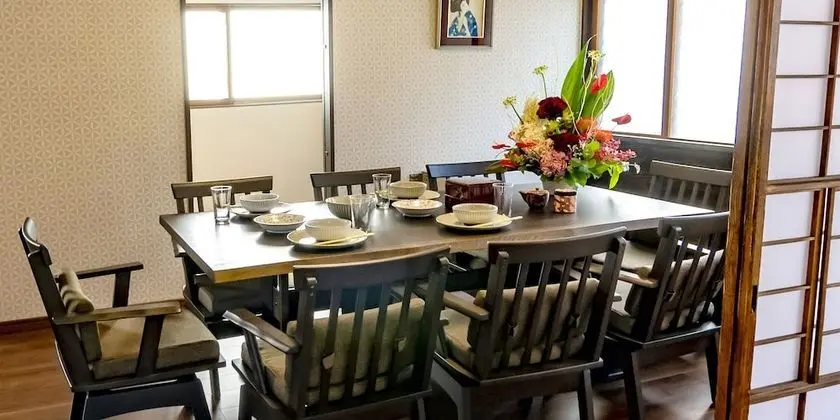 Oda, Sigara İçilmez (For 8 People)