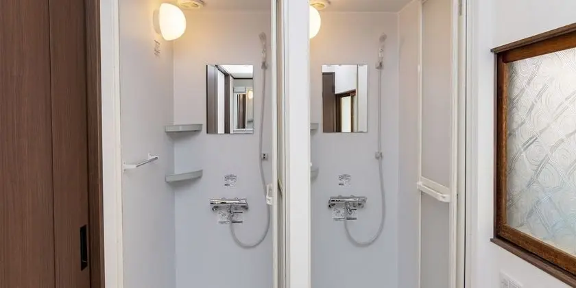 Oda, Sigara İçilmez (For 8 People)