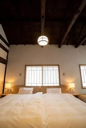 Ev (Private Vacation)