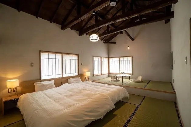 Ev (Private Vacation)