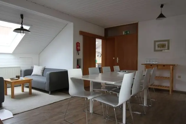 Family Apart Daire, Bahçe Manzaralı