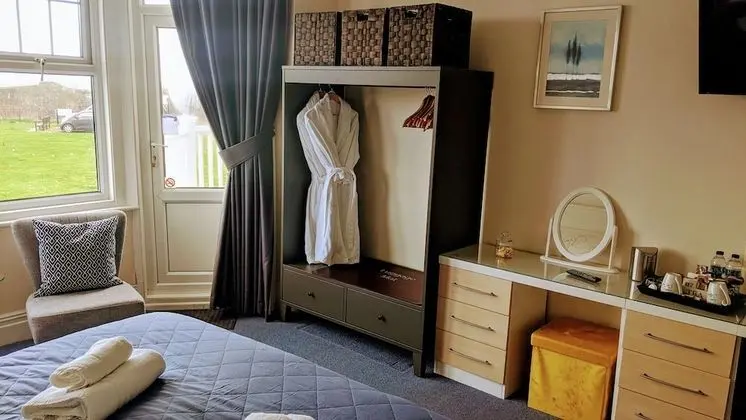 Tek Büyük Yataklı Oda, Banyolu/Duşlu, Deniz Manzaralı (Super King-Size)