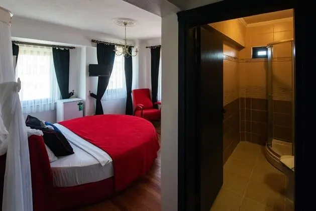Deluxe Double Yataklı Oda