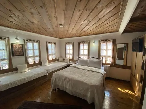 Triple, Şehir Manzaralı