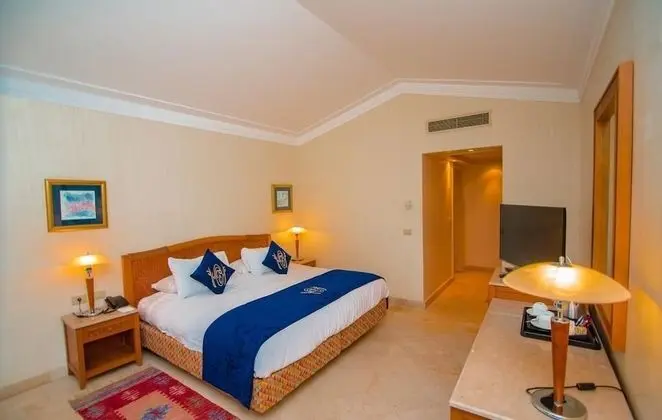 Junior Suite Pool and Sea View