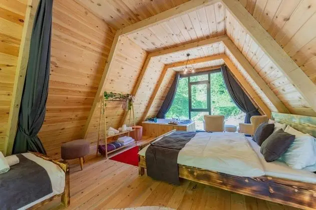 Bungalow, Dere Manzaralı, Şömineli ve Jakuzili