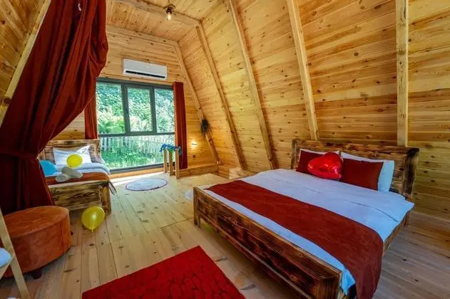 Jakuzili Bungalow , Dere Manzaralı, Şömineli ve Jakuzili