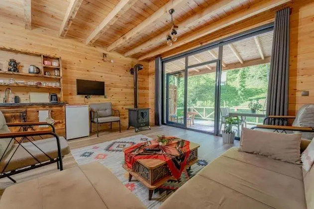 Jakuzili Bungalow , Dere Manzaralı, Şömineli ve Jakuzili