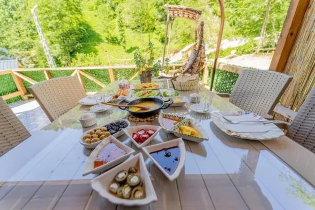 Jakuzili Bungalow , Dere Manzaralı, Şömineli ve Jakuzili