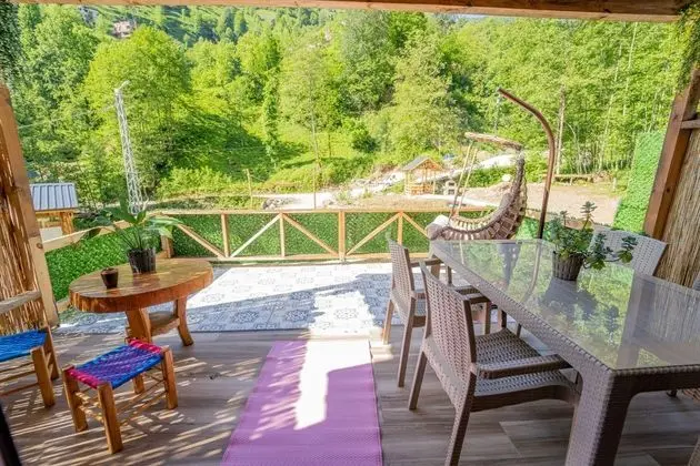 Jakuzili Bungalow , Dere Manzaralı, Şömineli ve Jakuzili