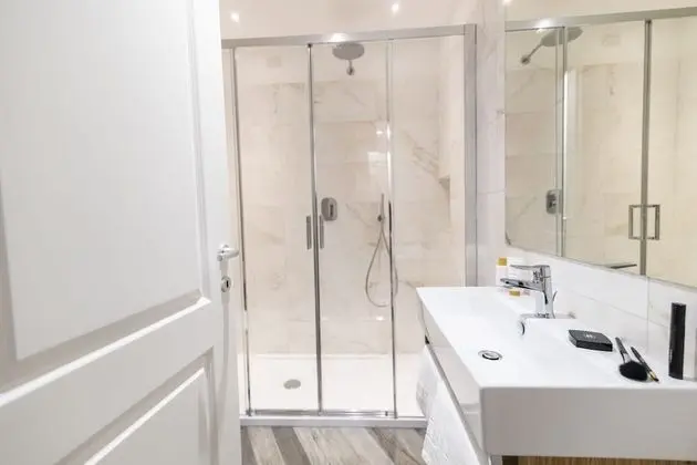 Superior Tek Büyük veya İki Ayrı Yataklı Oda