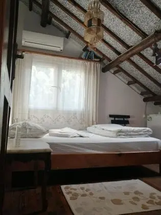 Çatı Katı Oda, Veranda Manzaralı, Ortak Banyolu