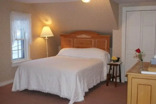 Room (Two Beds Q&F)