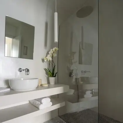 Majestic Suite with private outdoor heated plunge pool and Caldera view
